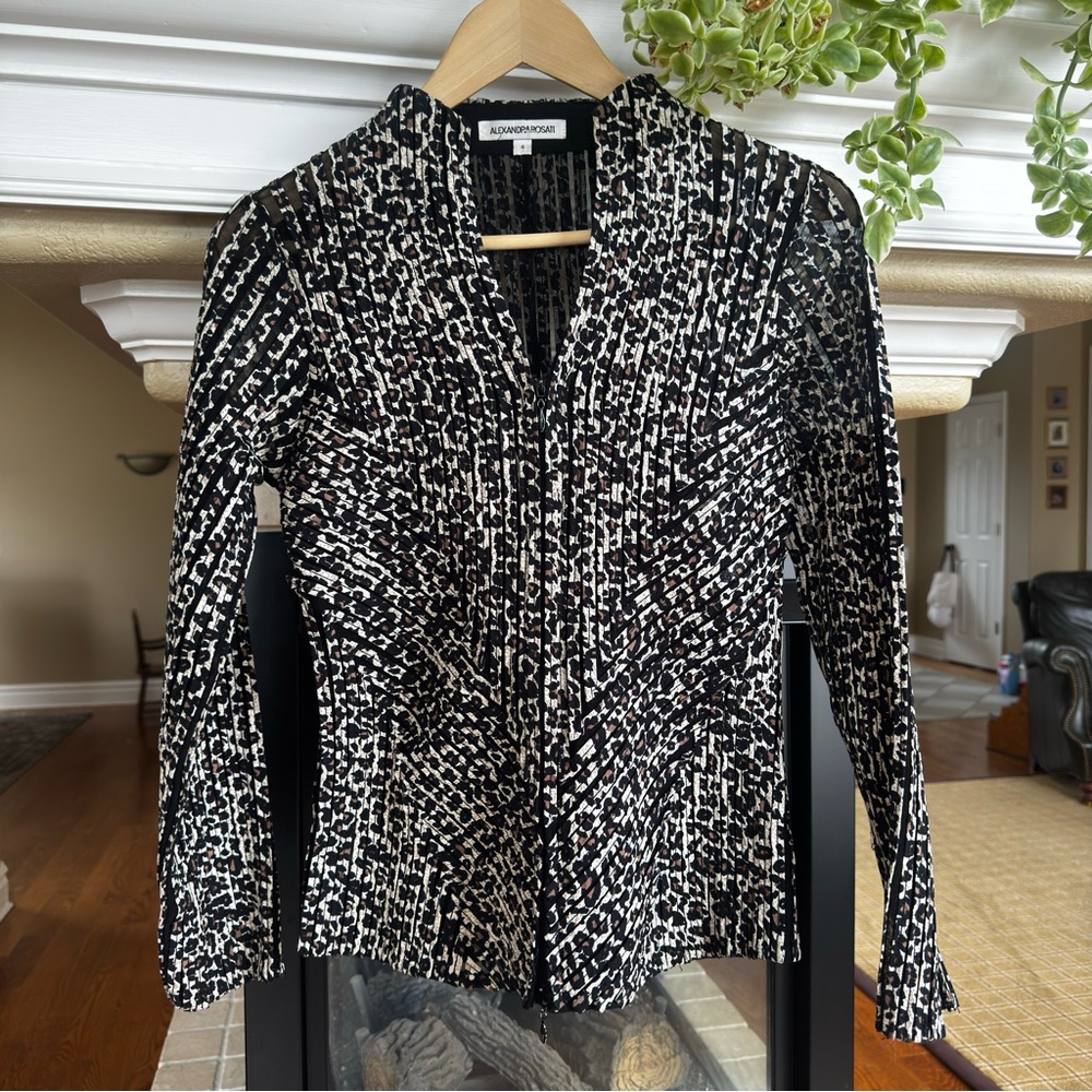 Alexandra Rosati Leopard Print Mesh Zip Up Applique Long Sleeve Top 4 - Picture 2 of 8